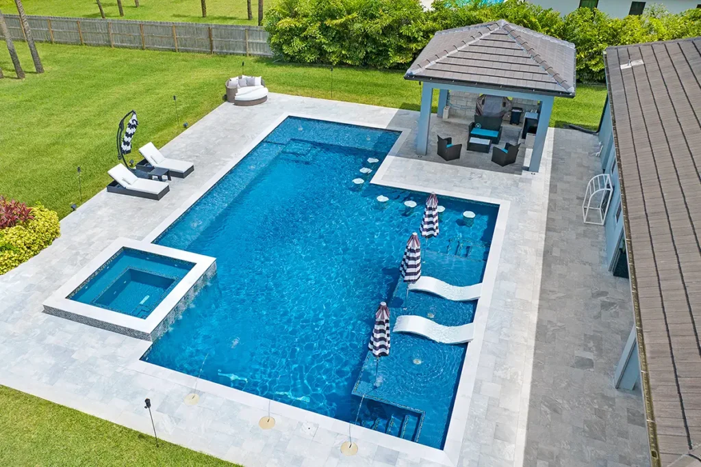 Beautiful backyard in Florida with a swimming pool