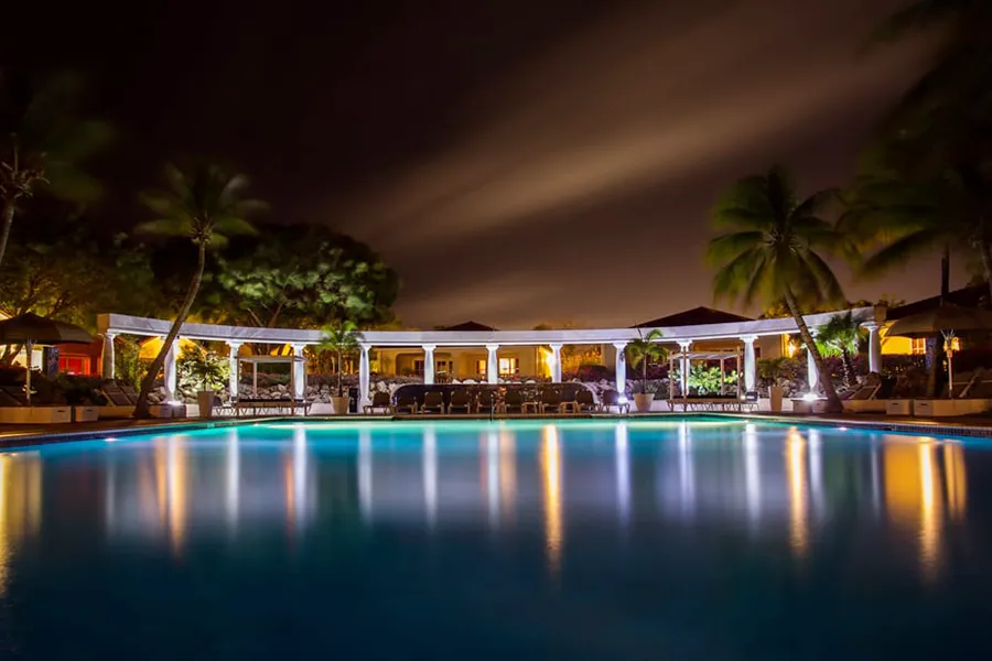 Swimming pool custom lighting after dark