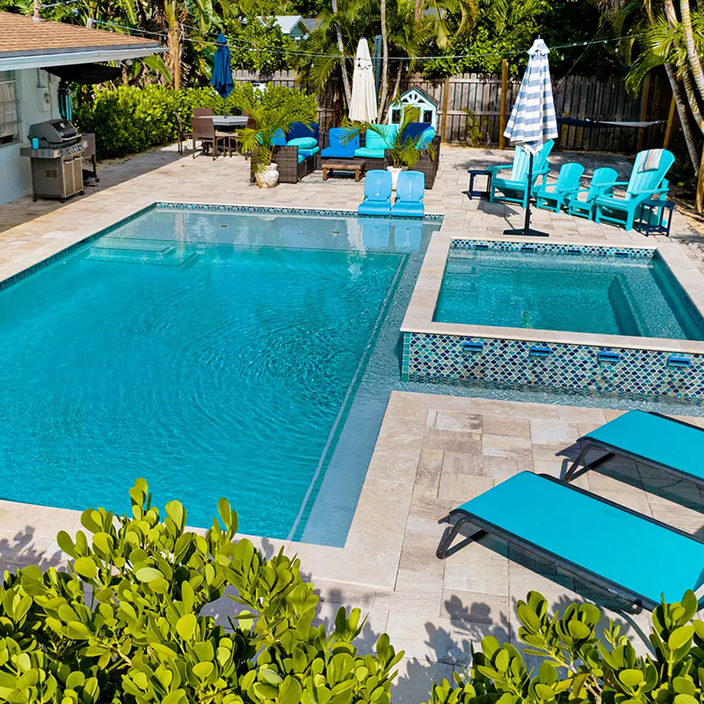 A pool and spa at a home in Central Florida